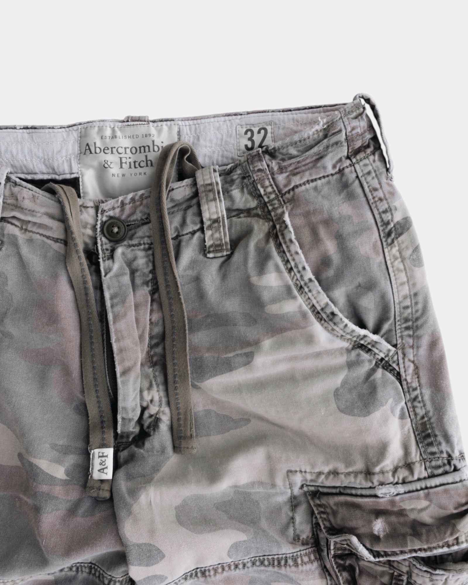 VINTAGE ABERCROMBIE & FITCH CARGO SHORT - 32