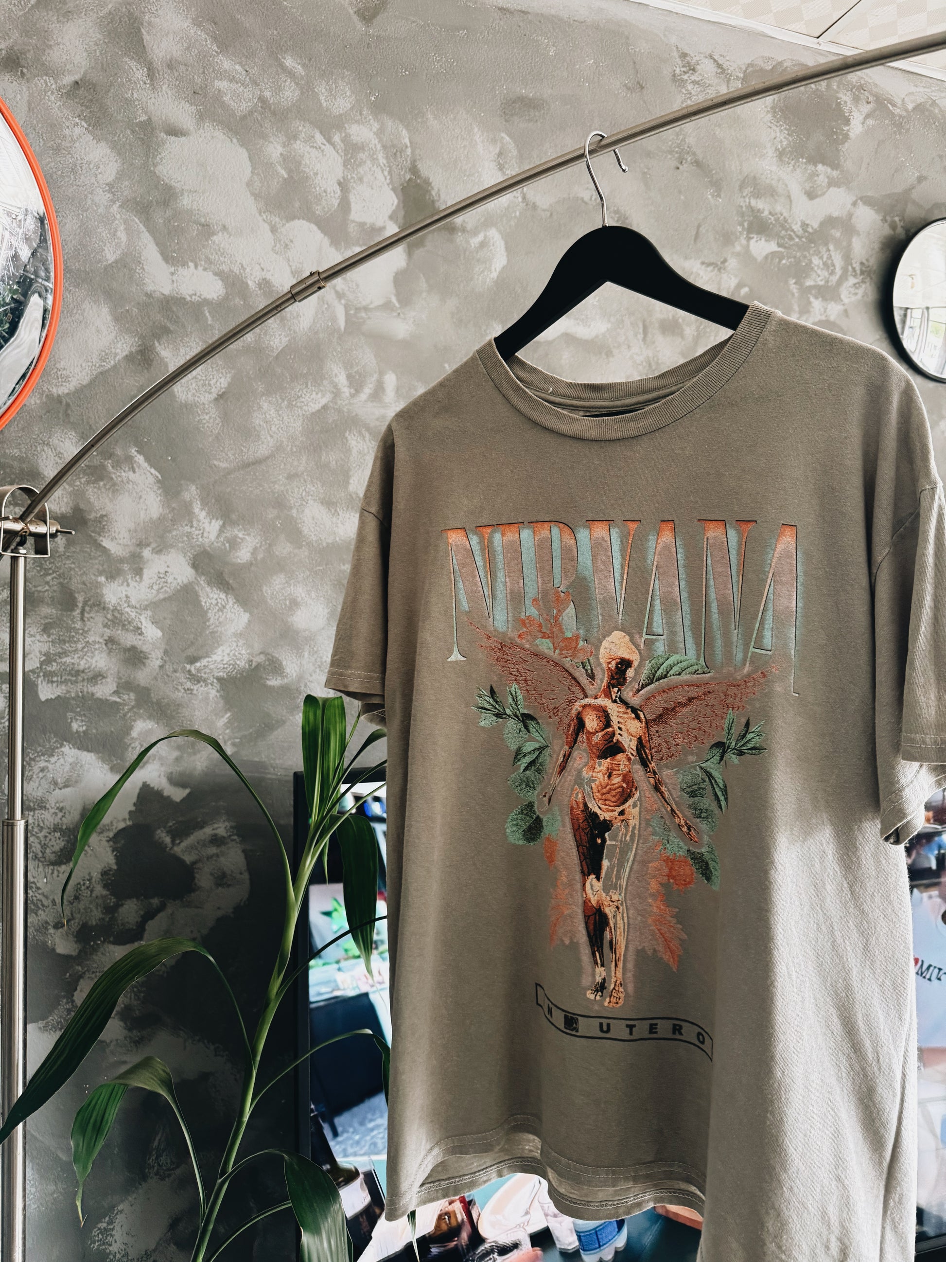 (L) NIRVANA IN UTERO BAND TEE