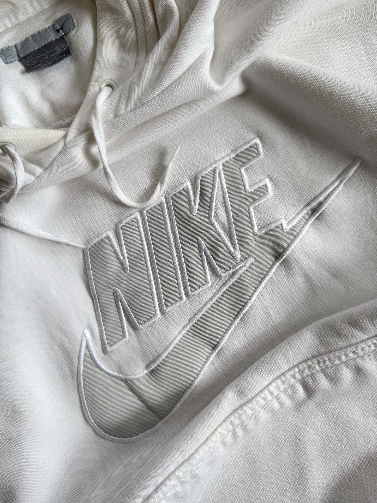 (XL) 2000’S VINTAGE NIKE WHITE HOODIE