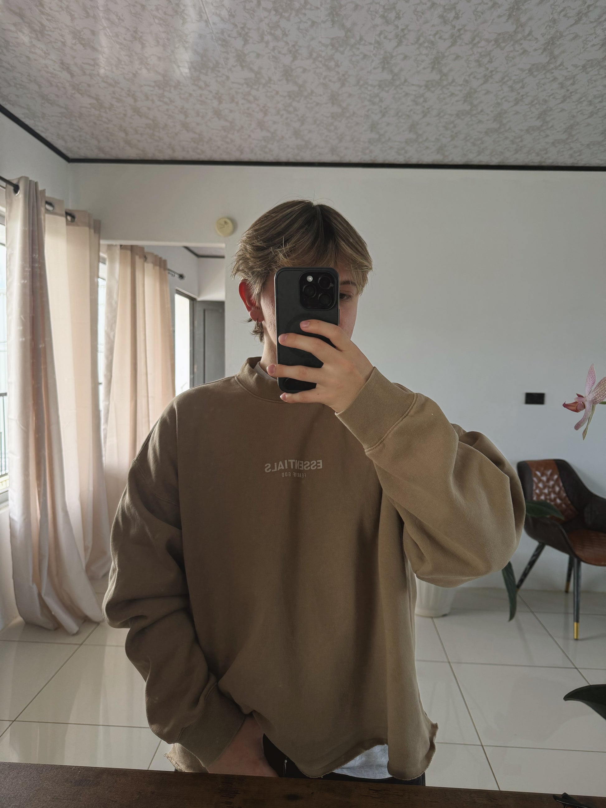 (BOXY L) ESSENTIALS FEAR OF GOD CREWNECK