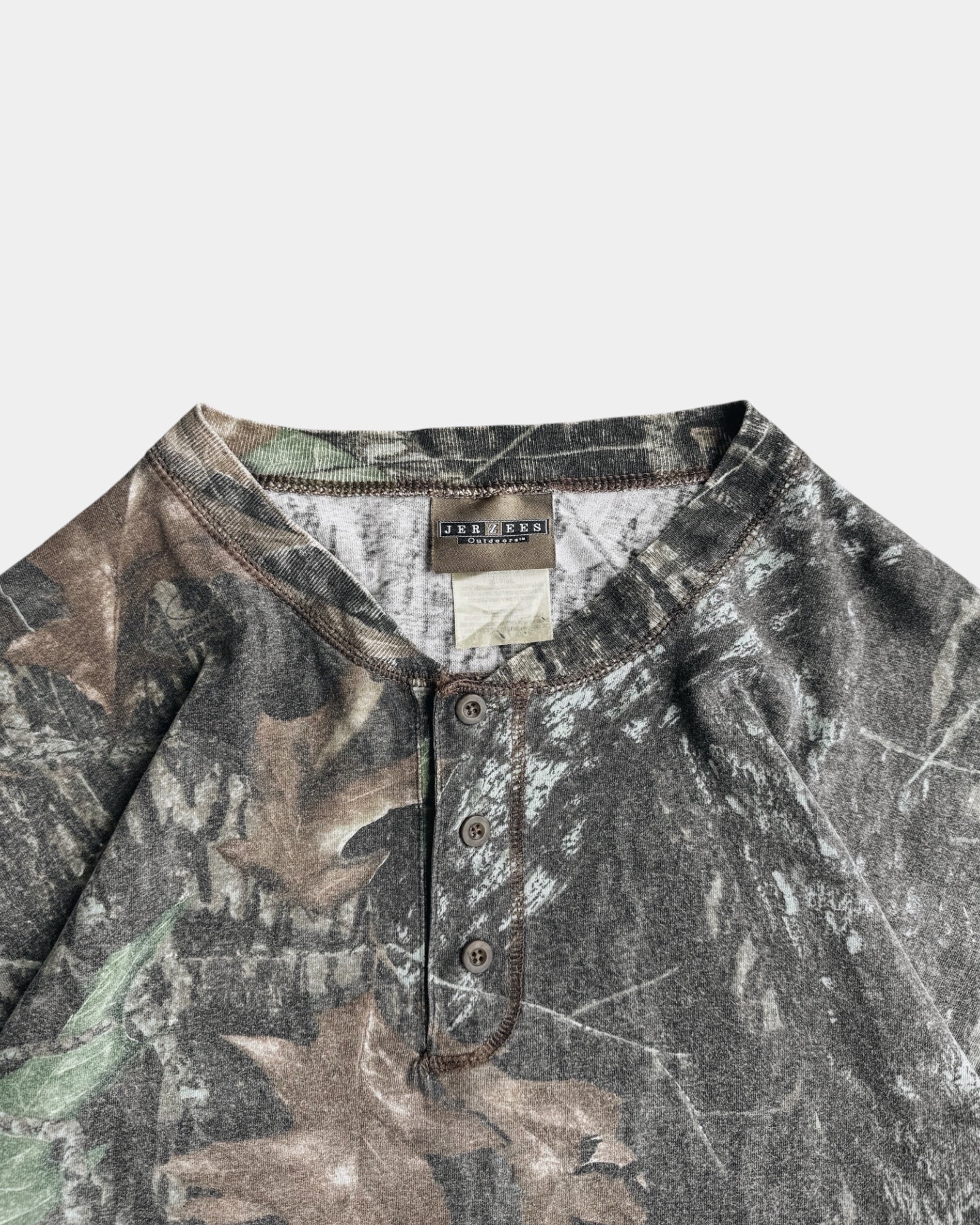 (L) VINTAGE REALTREE JERZEES HENLEY CAMO LONG SLEEVE