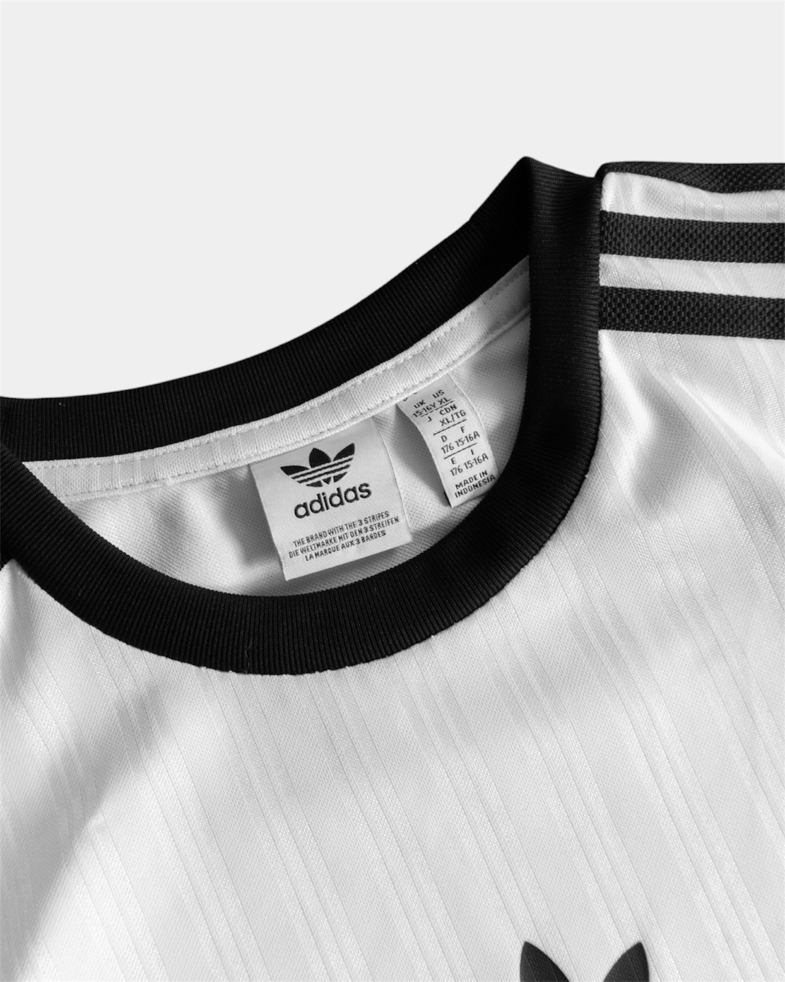 (M/L) ADIDAS BLACK WHITE STRIPE TEE