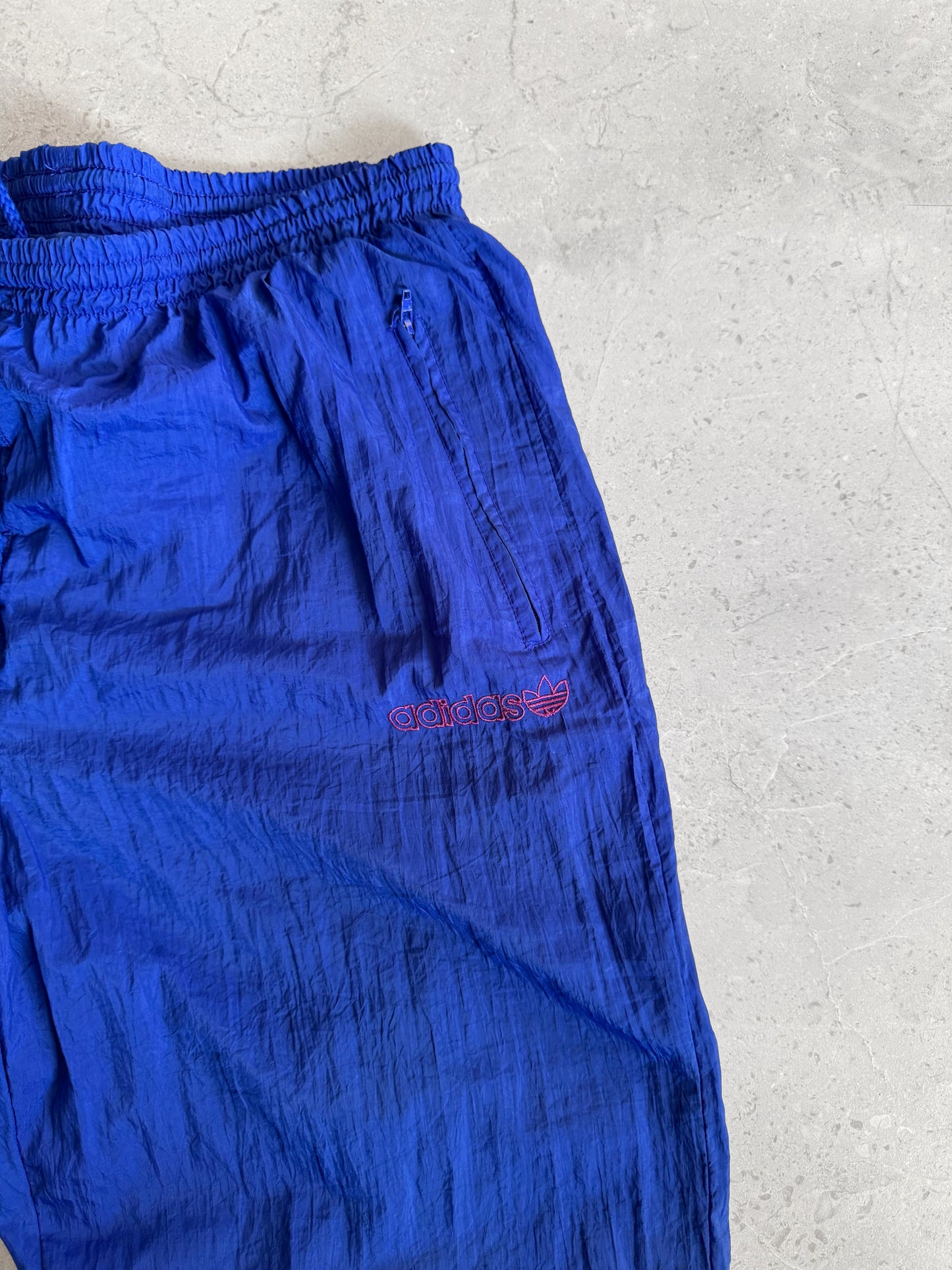 (L) VINTAGE ADIDAS TRACK PANTS