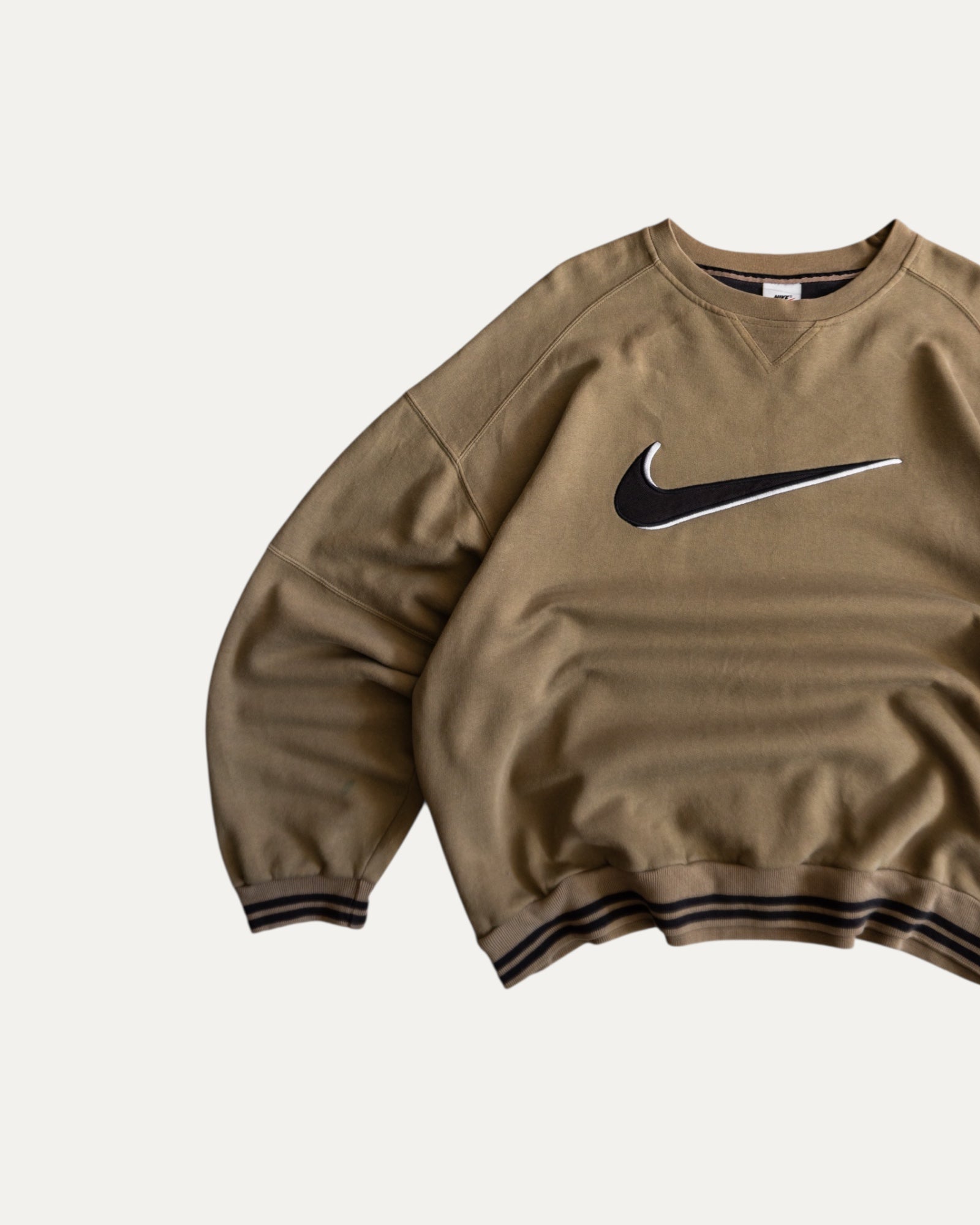 (FIT L) 90’S VINTAGE NIKE CREWNECK
