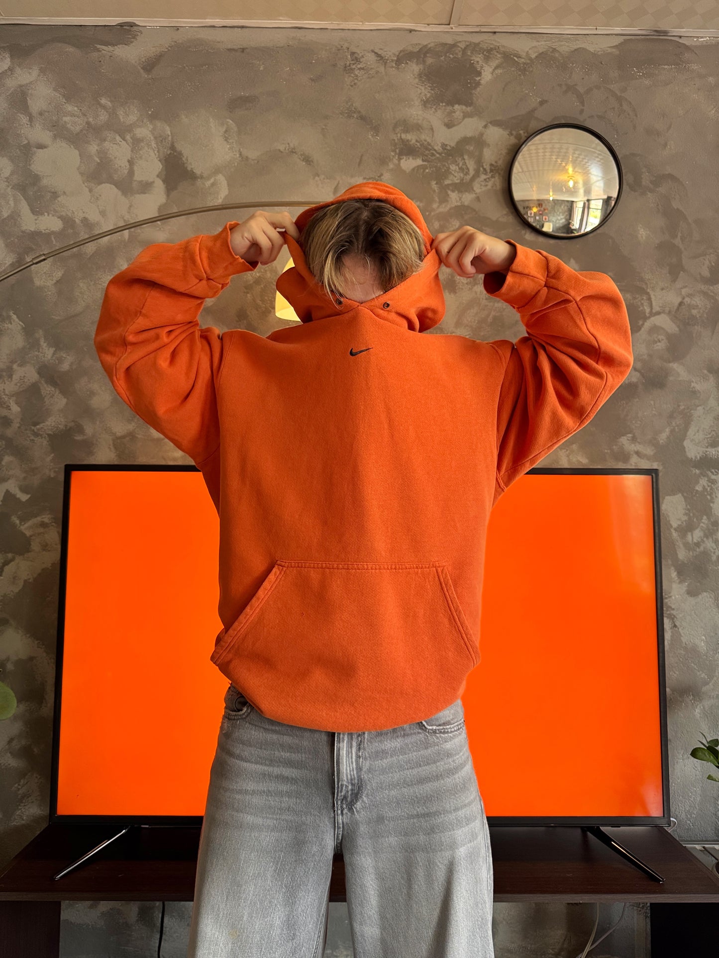 (BOXY L-XL) 00’S VINTAGE NIKE CENTER ORANGE HOODIE