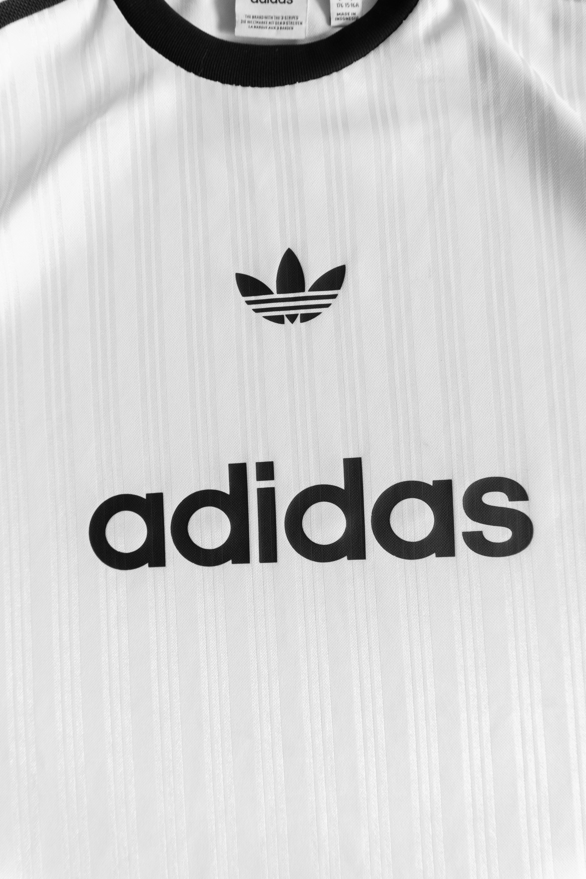 (M/L) ADIDAS BLACK WHITE STRIPE TEE