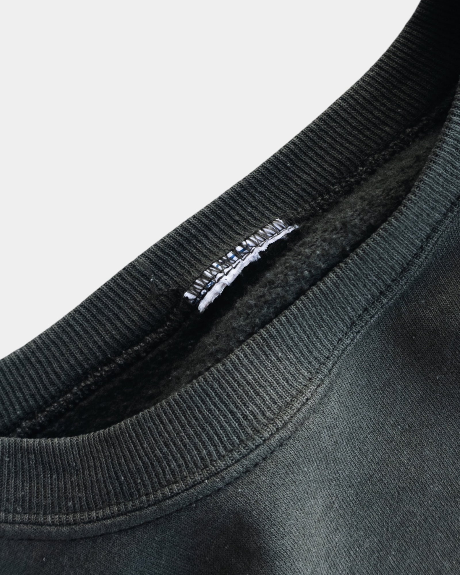 (BOXY L) VINTAGE RUSSELL OLIVE CREWNECK