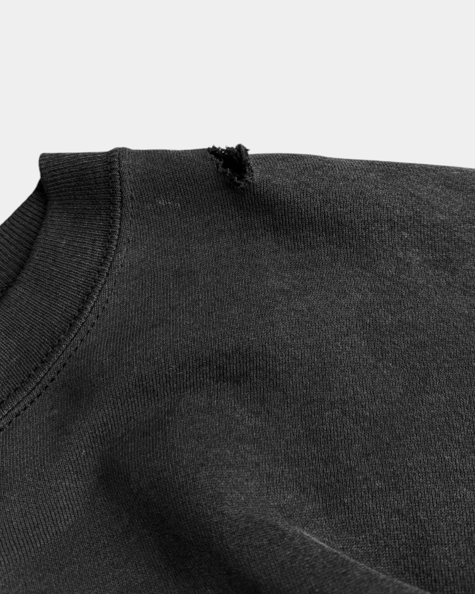 (BOXY L) 90’S VINTAGE RUSSELL BLACK CREWNECK