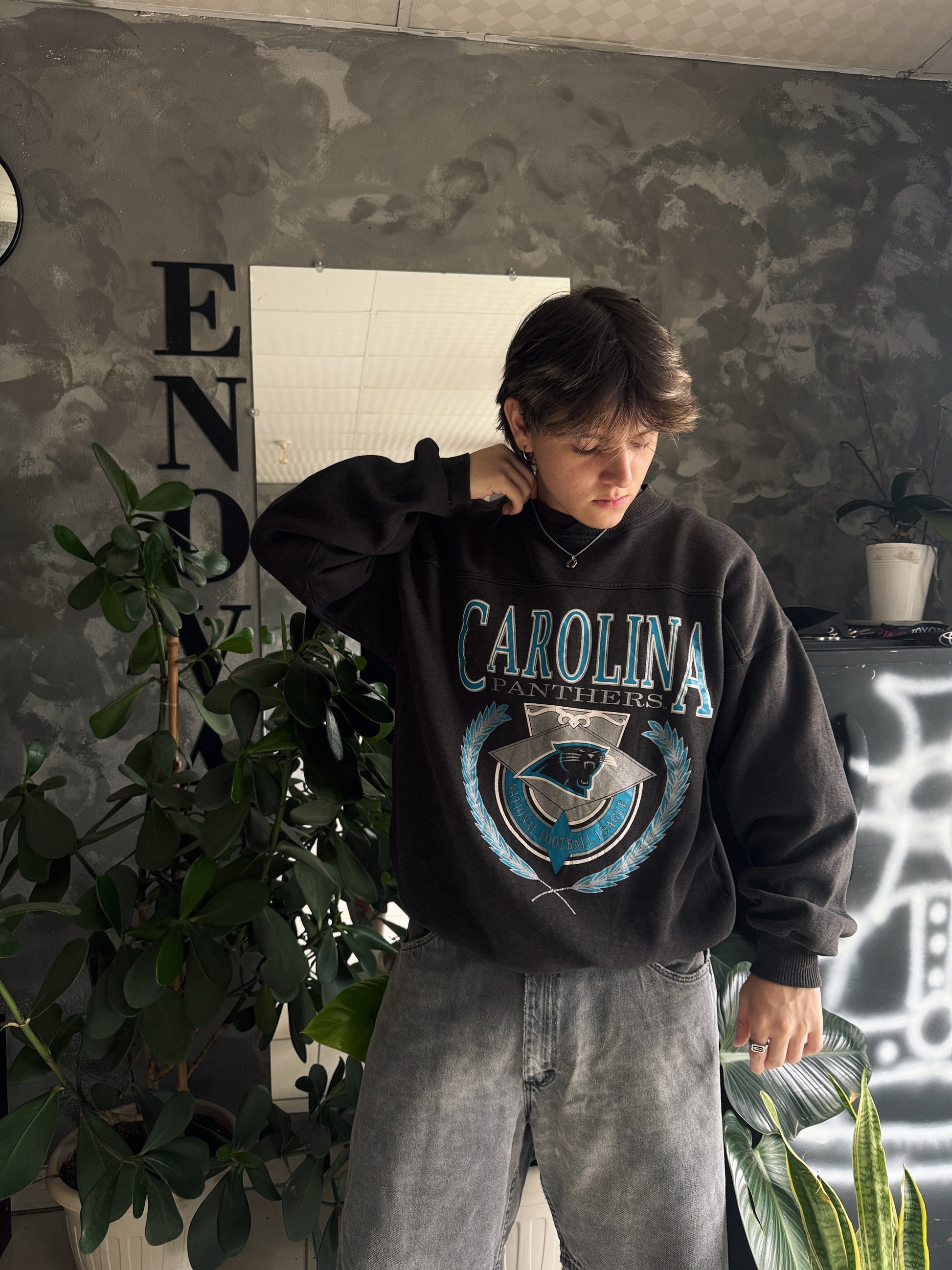 (L) 90’S VINTAGE CAROLINA PANTHERS FADED CREWNECK