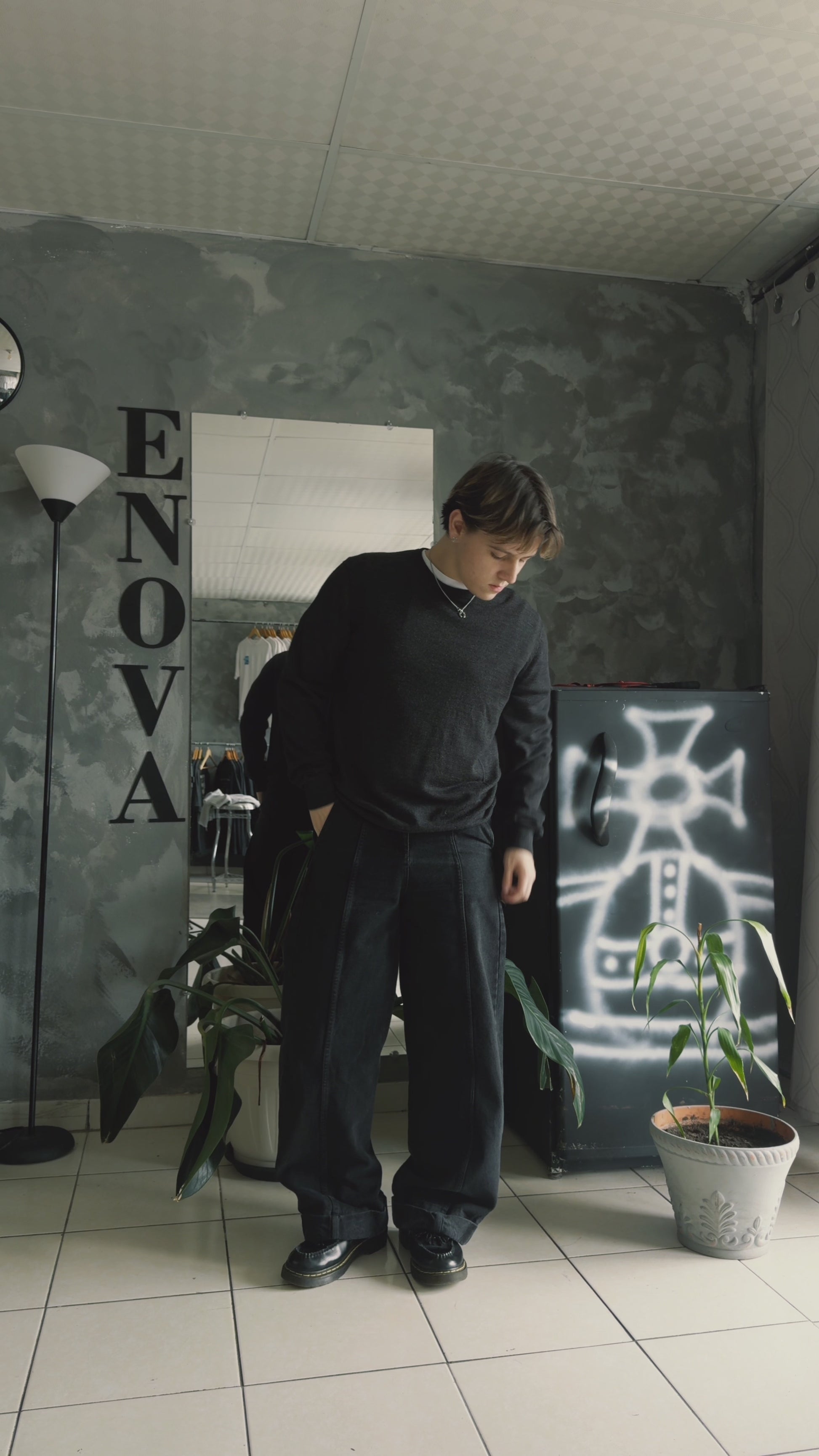 (L) UNIQLO BLANK SWEATER