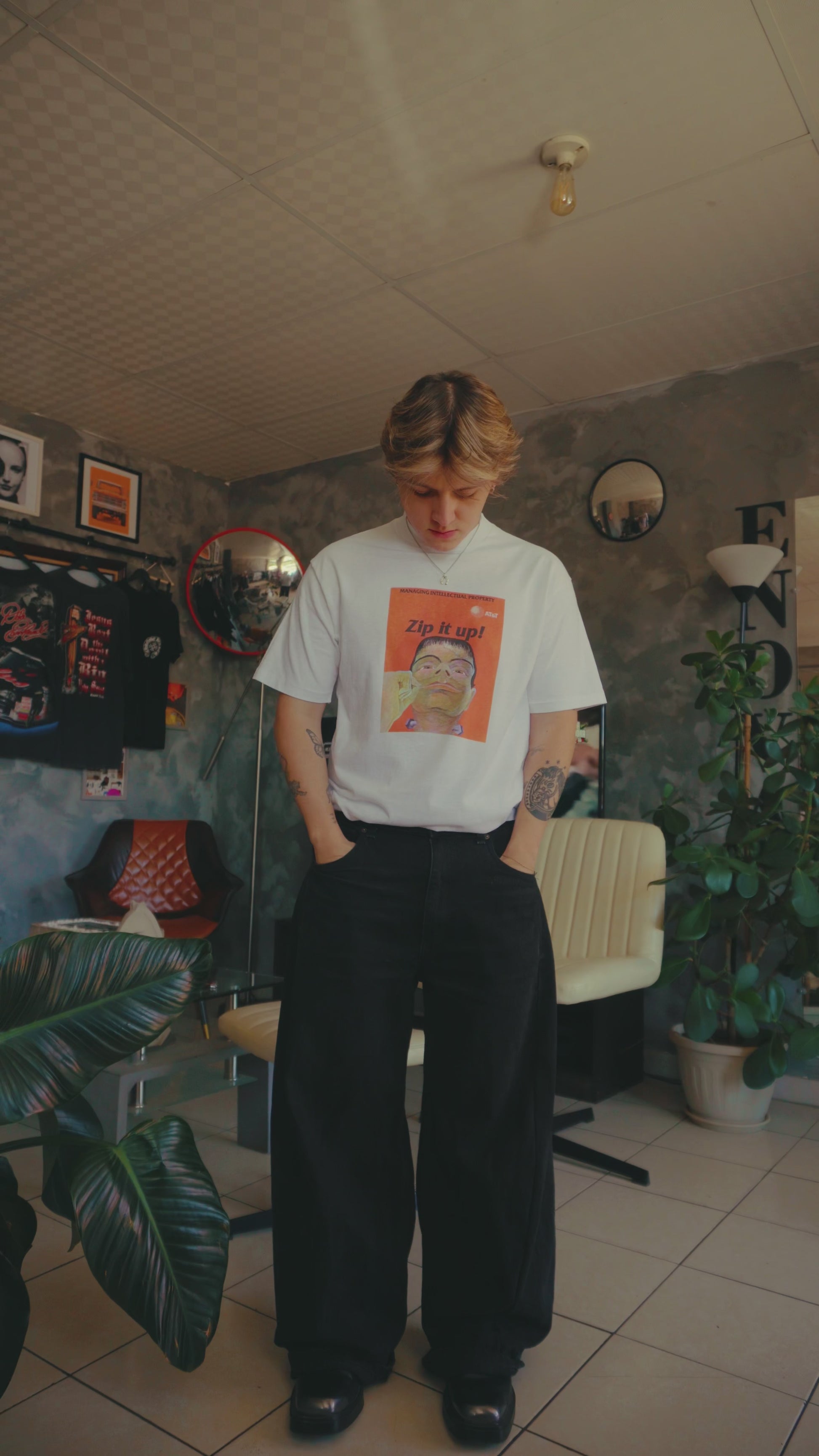 (L) 90’S VINTAGE AT&T “ZIP IT UP!” PROMO TEE