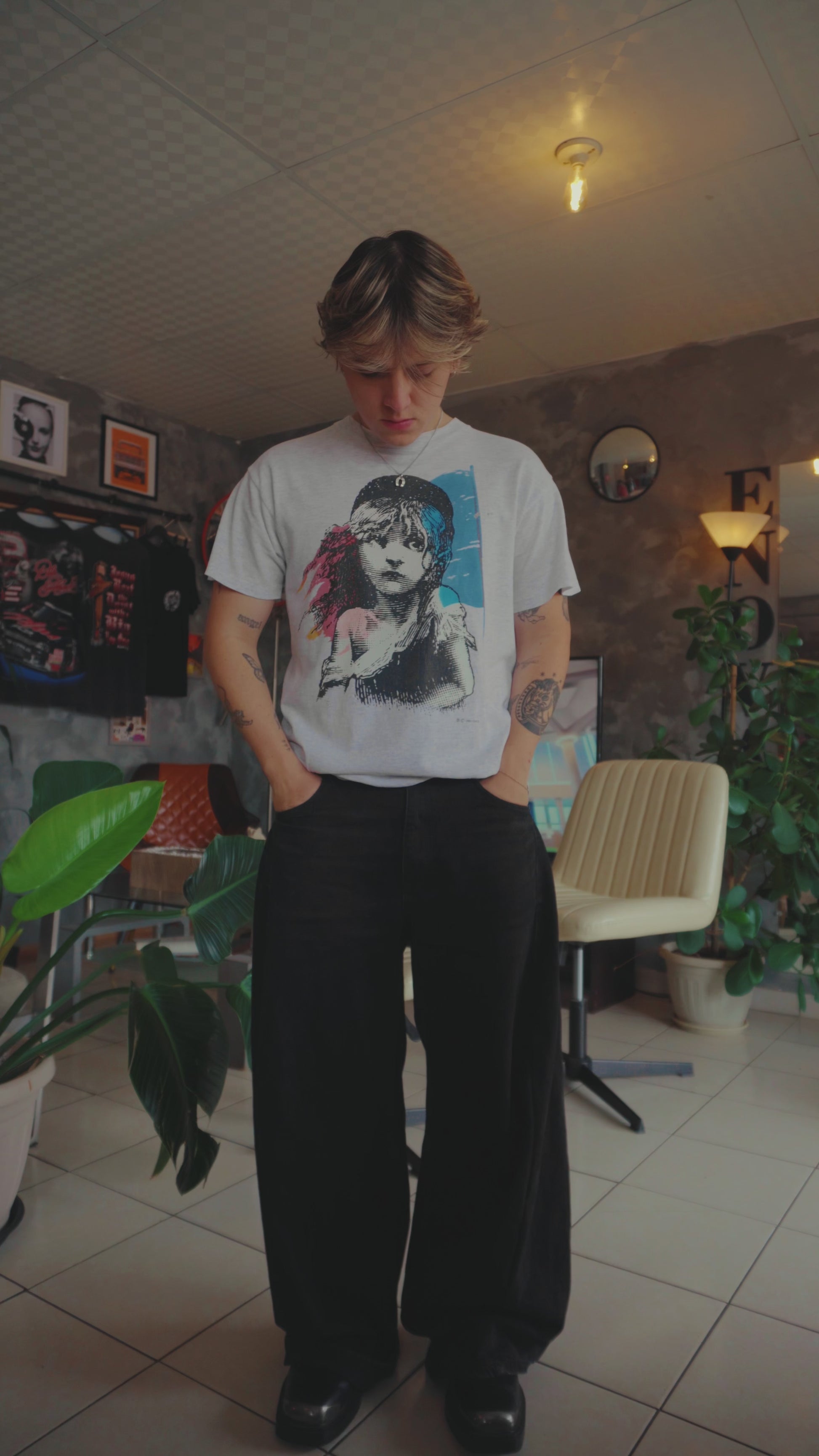 (M) 1980’S VINTAGE LES MISERABLES TEE