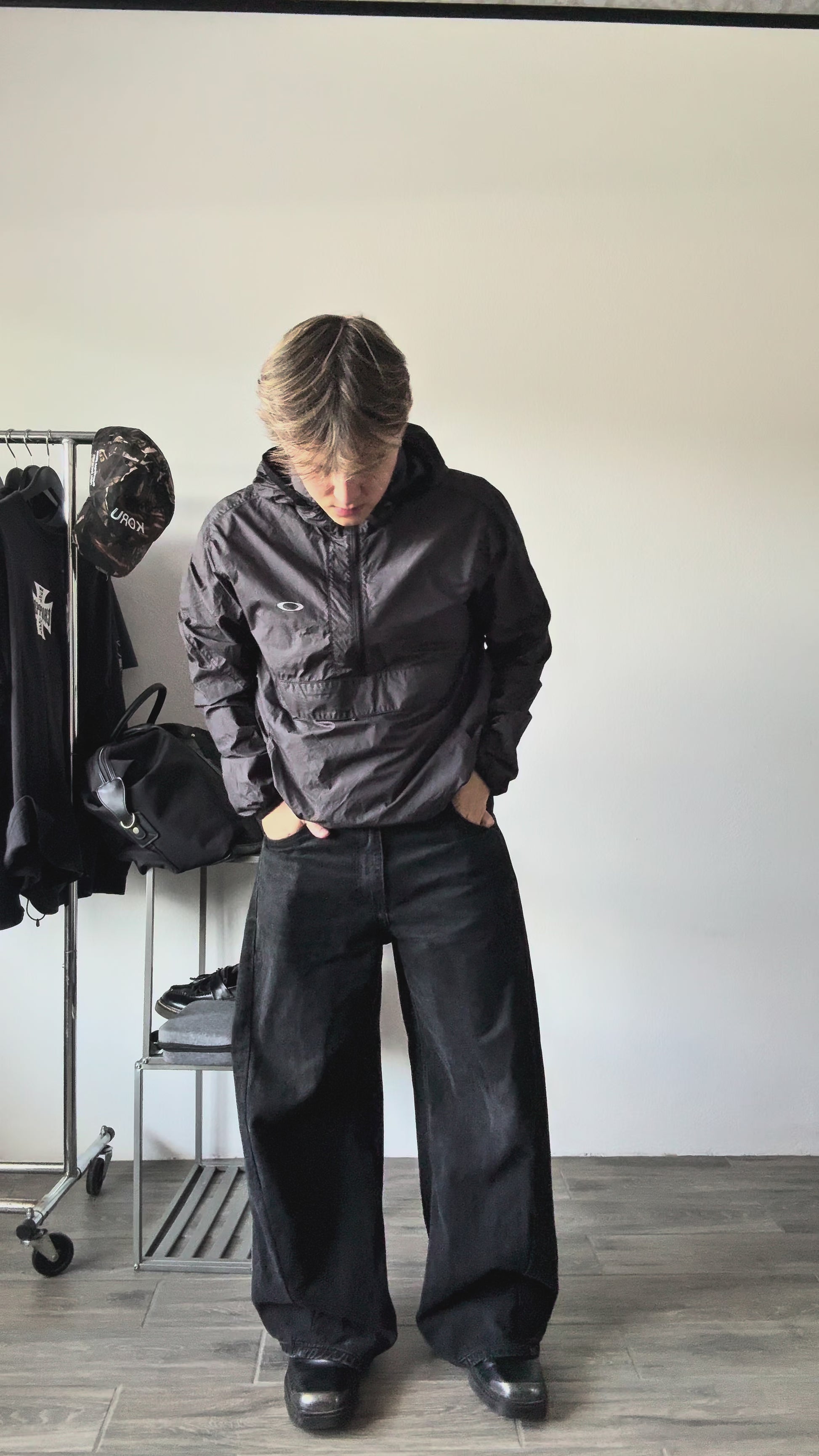 (M/L) OAKLEY BLACK WINDBREAKER JACKET