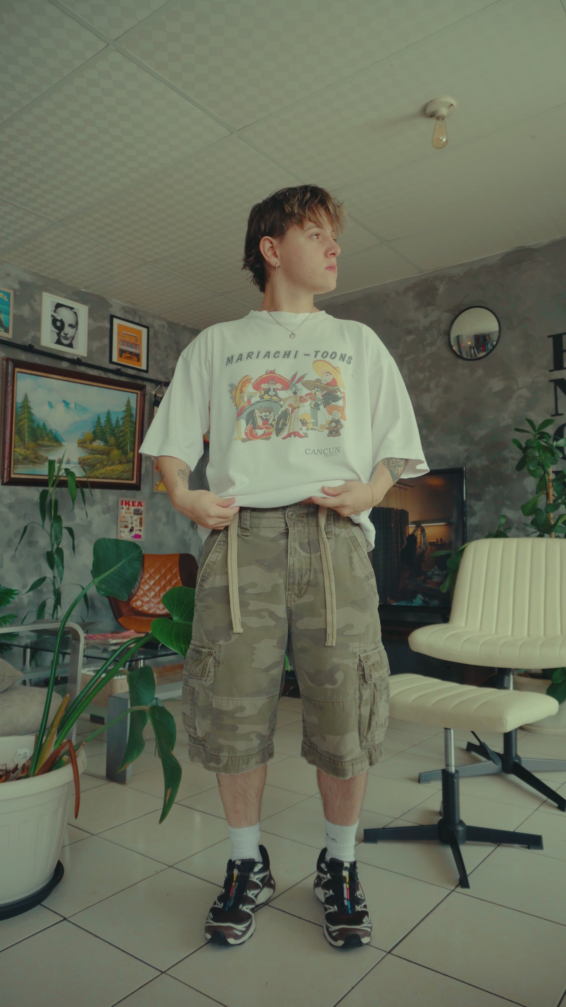 (L) 90’S VINTAGE MARIACHI - TOONS TEE