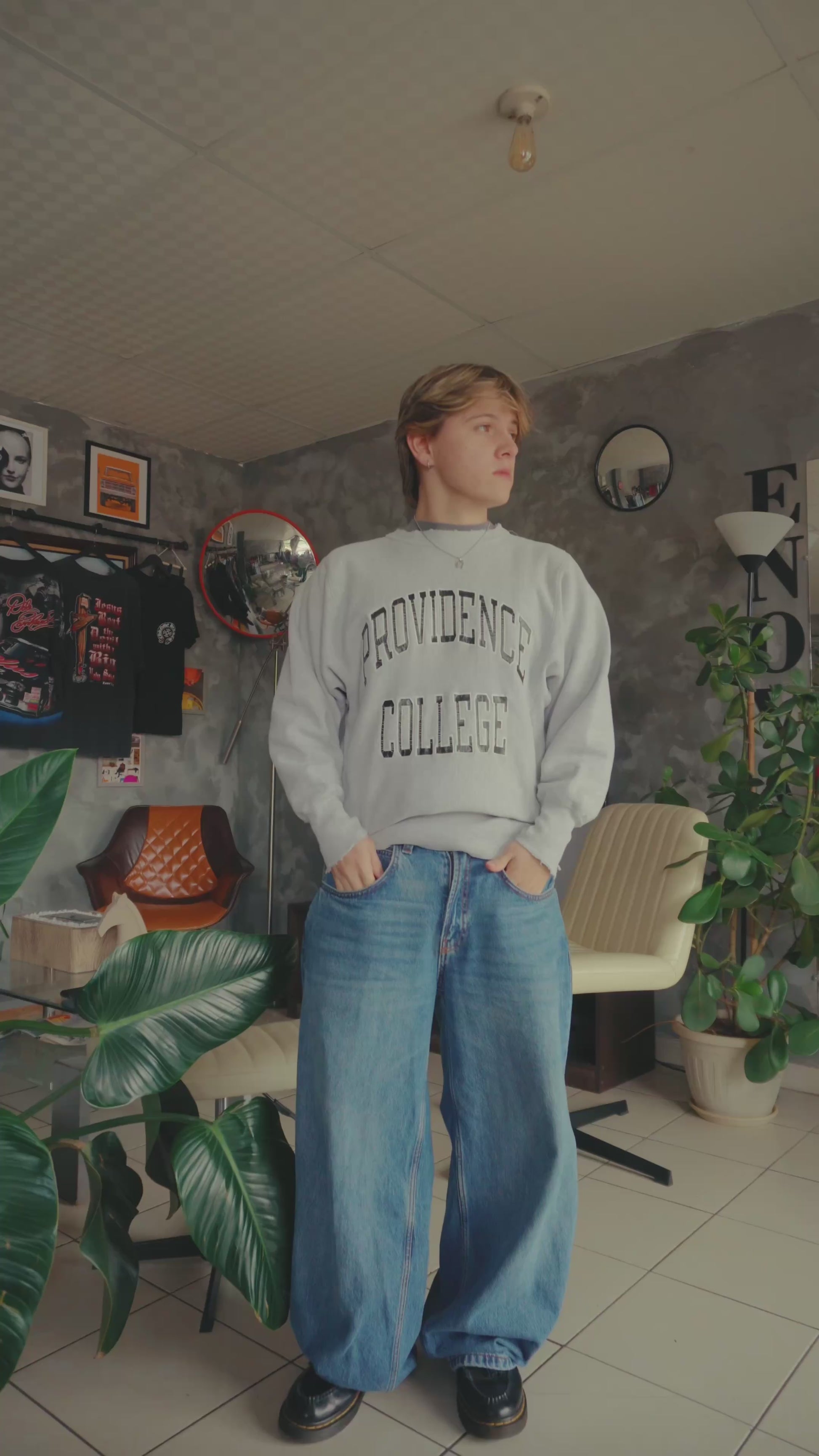 (M) 90’S VINTAGE CHAMPION PROVIDENCE COLLEGE CREWNECK
