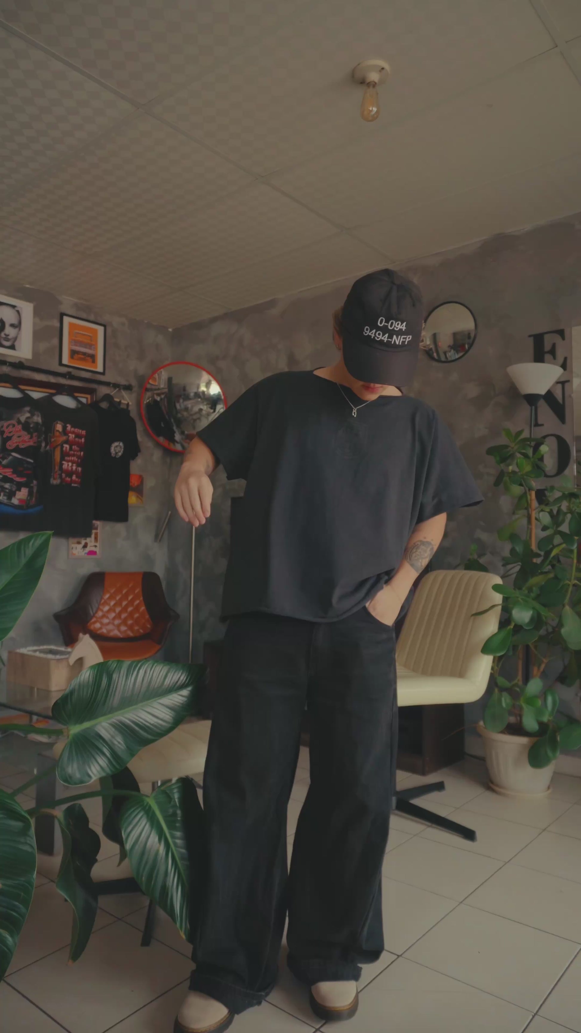 (L) KANYE WEST VULTURES SIZE 2