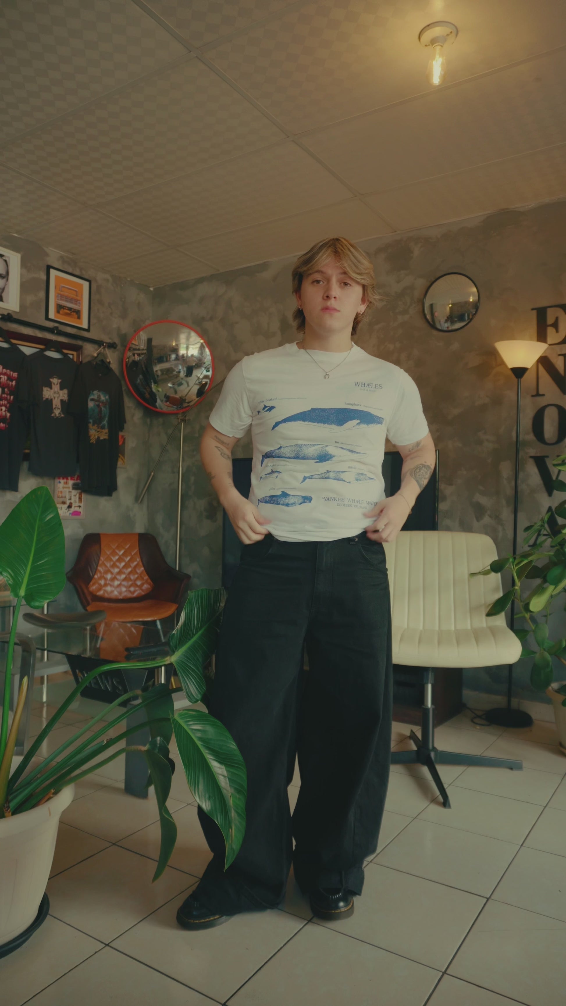 (M) 1980’S VINTAGE WHALES OF THE WORLD TEE