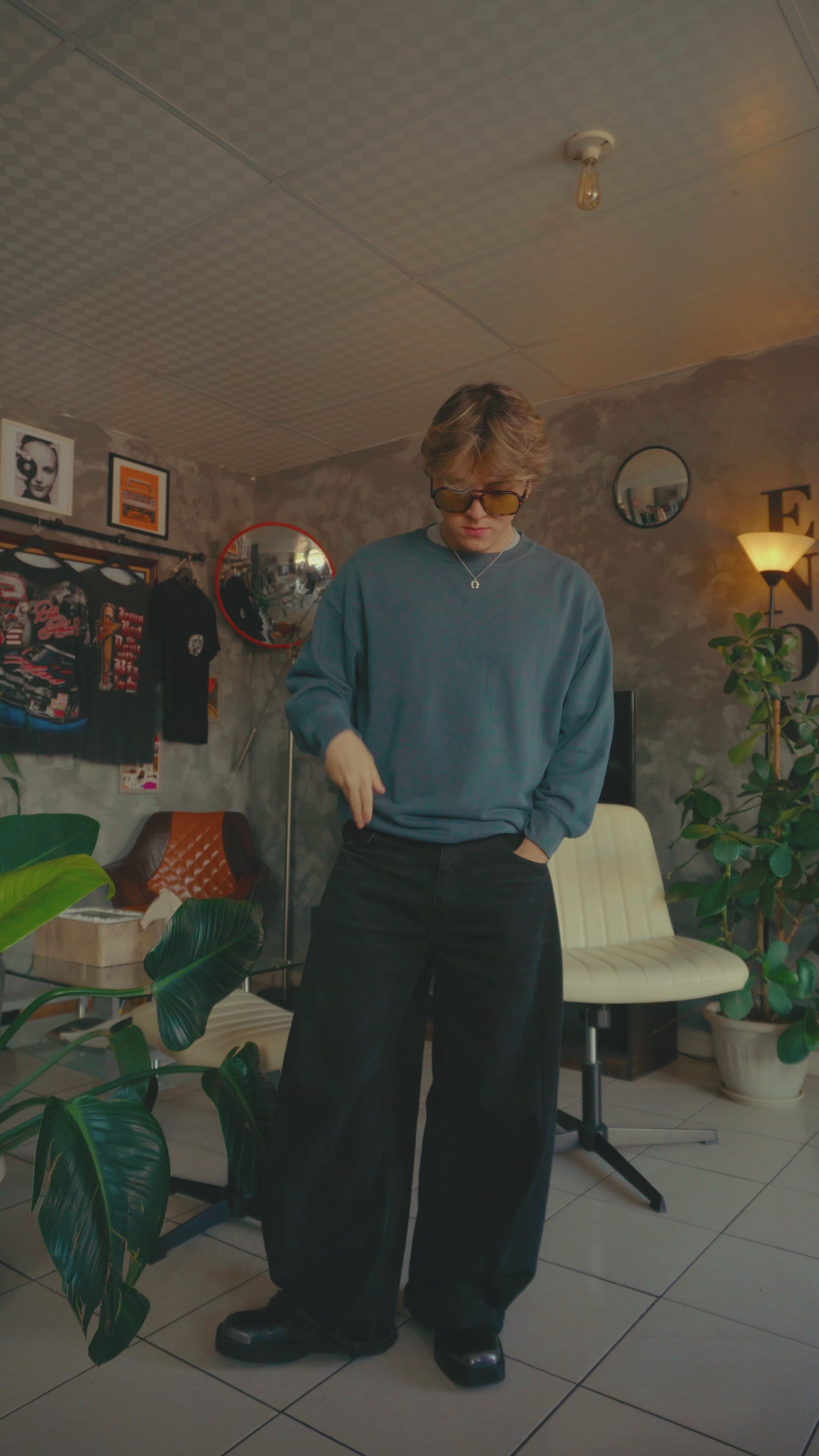 (L) UNIQLO BLUE GRAY CREWNECK