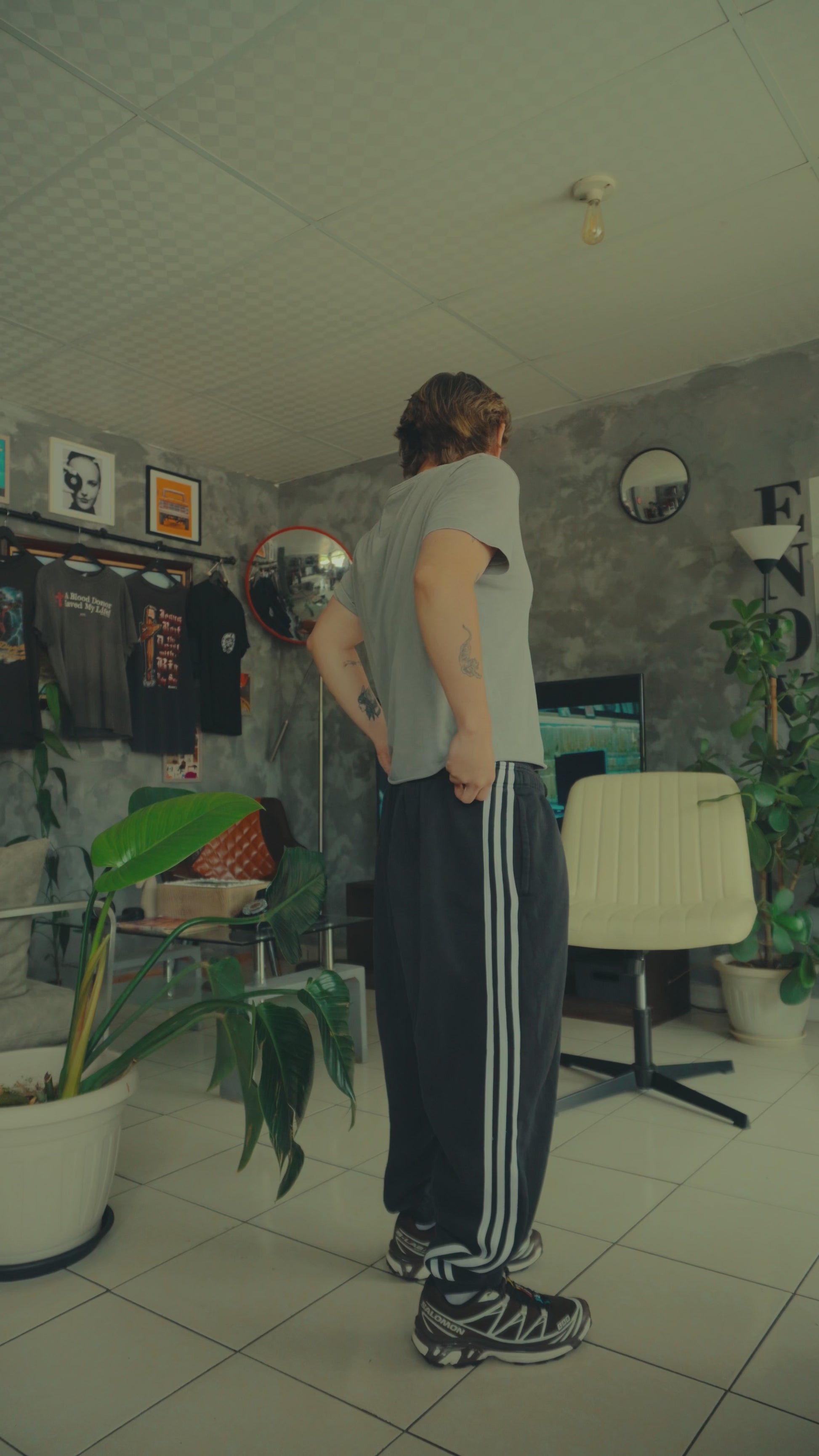 ADIDAS BLACK JOGGER - L