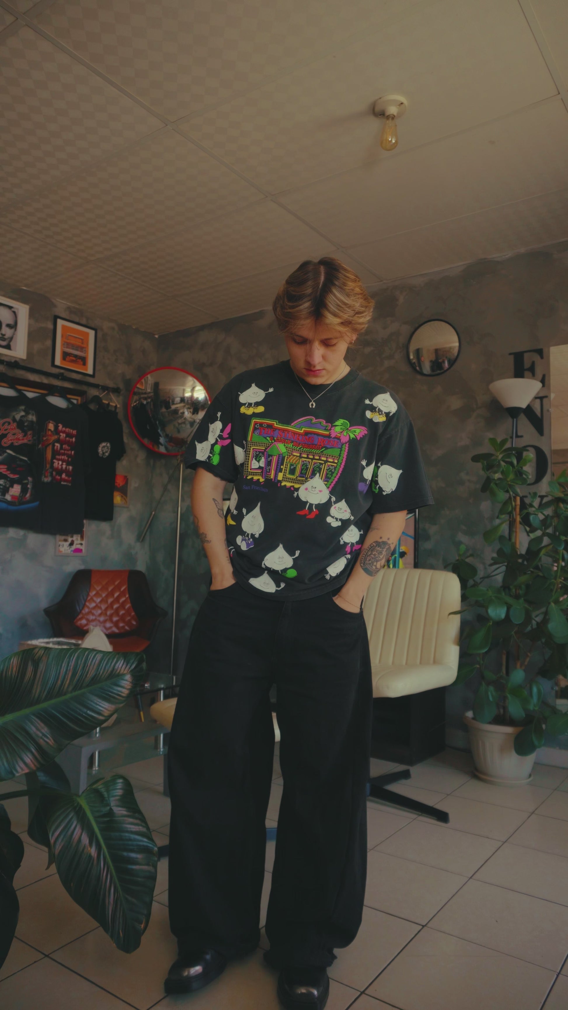 (L) 90’S VINTAGE STIKING ROSE AOP TEE