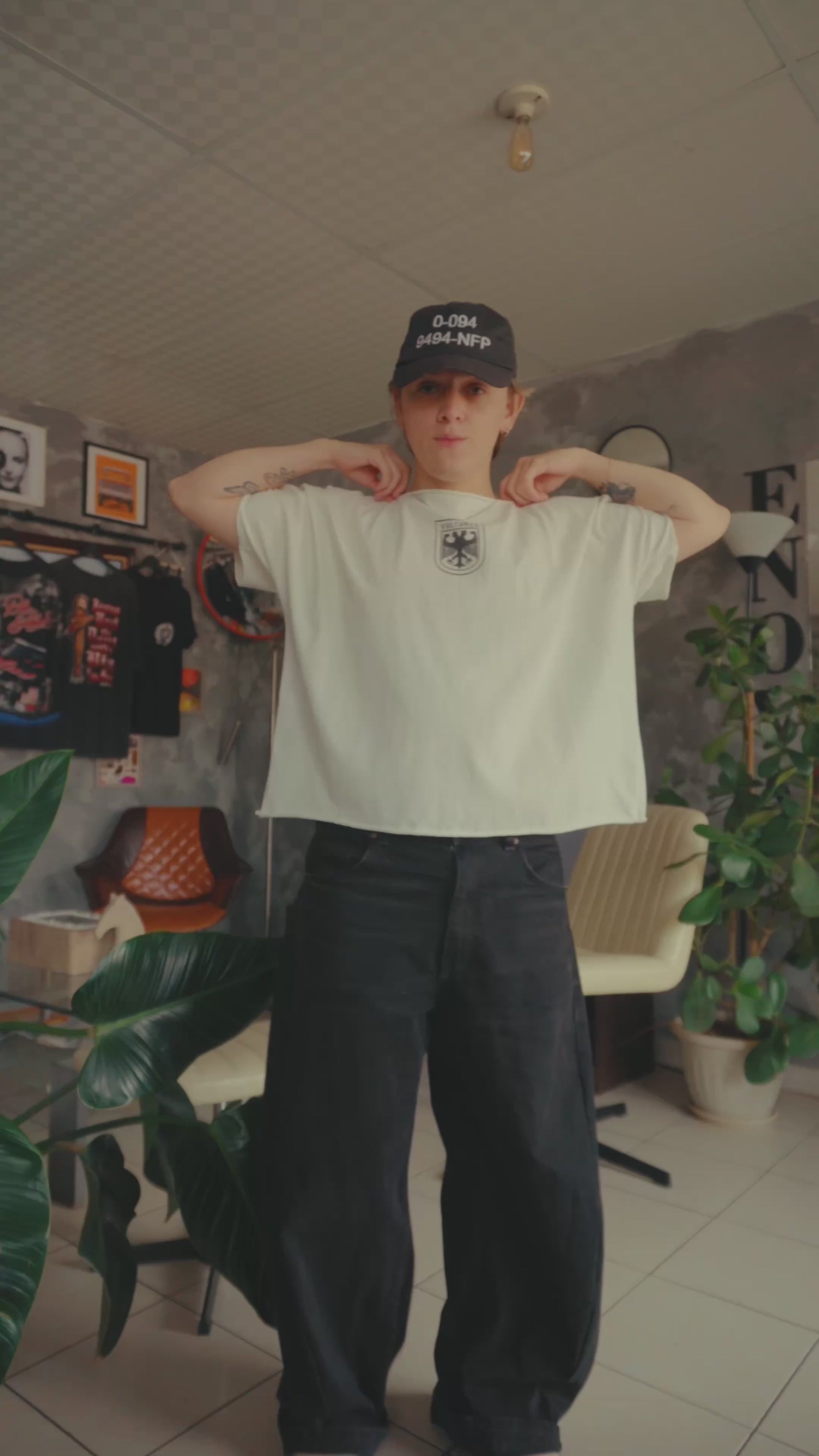 (M) KANYE WEST VULTURES SIZE 1